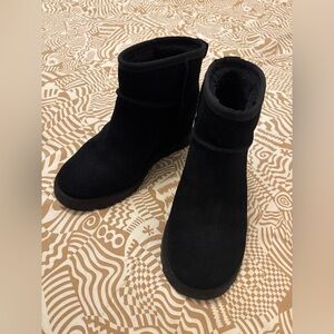 UGG Classic Femme Mini Short Boots Black Women's 6